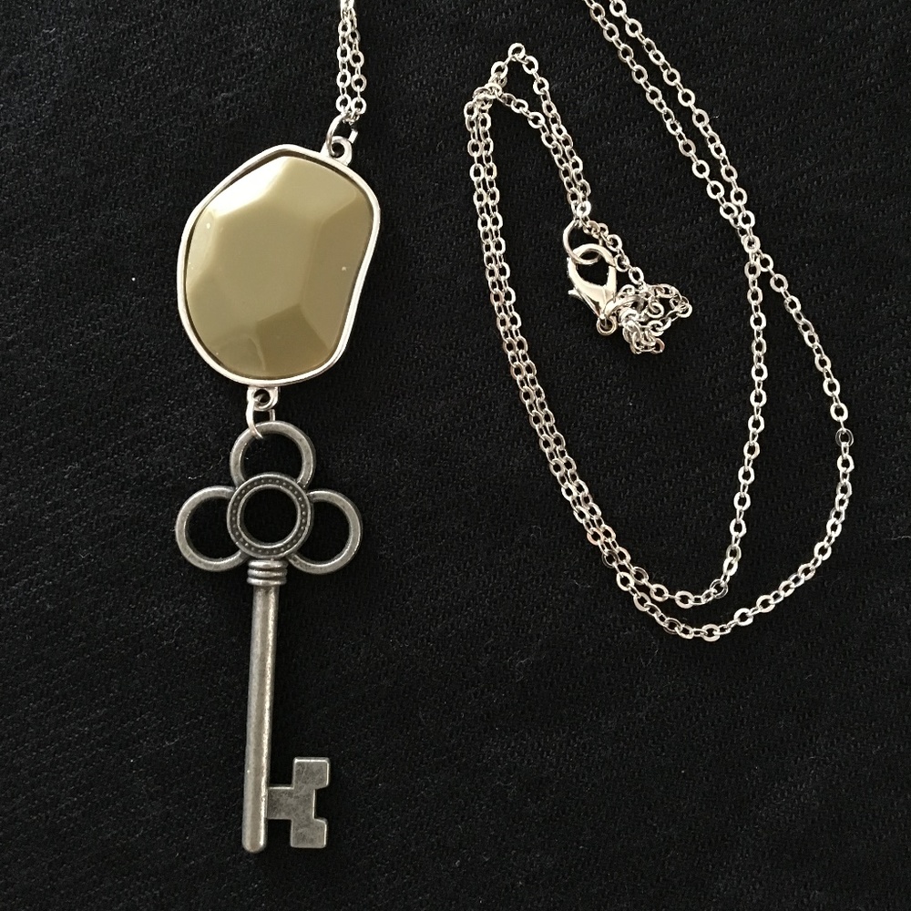 Silvertone Necklace w/ Green Charm & Key Pendant